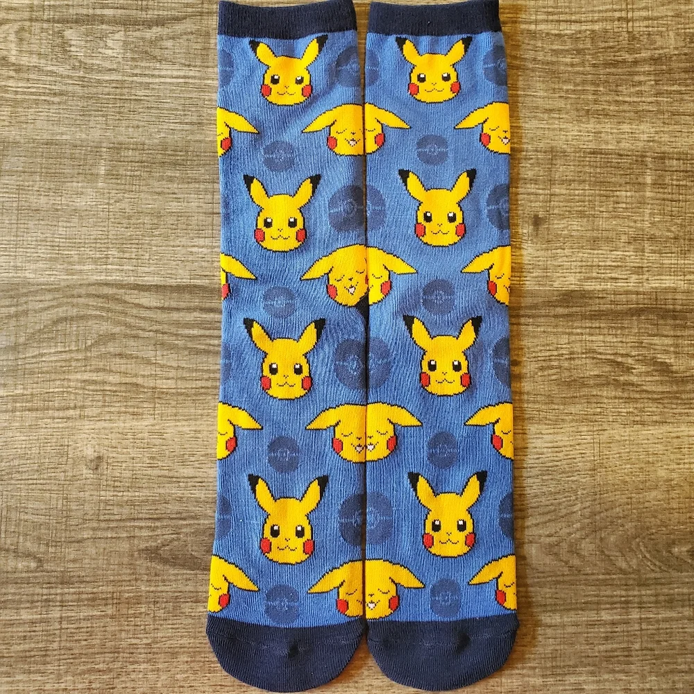 🍒🍒 Pokémon: Pikachu Crew Socks